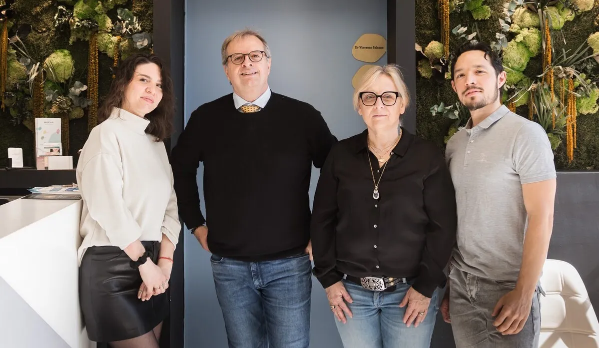 Dr Vincenzo Salsano avec son équipe du cabinet Igea Chirurgie digestive montpellier