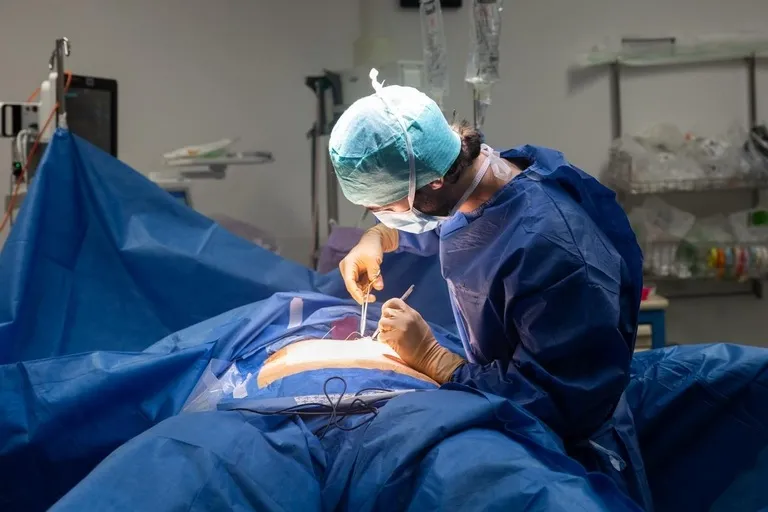 diverticulite sigmoïdienne operation centre IGEA 